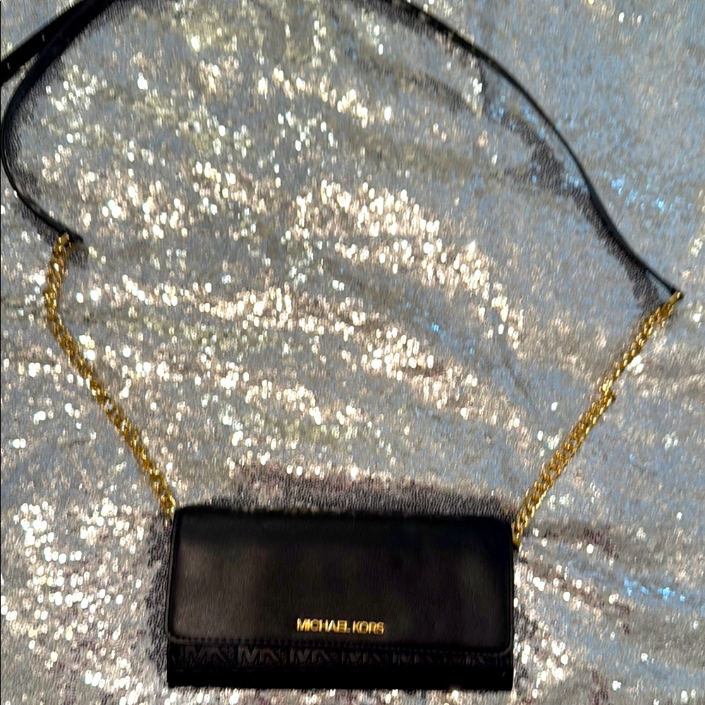 NEVER USED NEW!!!! Michael Kors Black Crossbody Bag